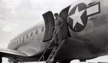 MacArthur Arrives in Japan